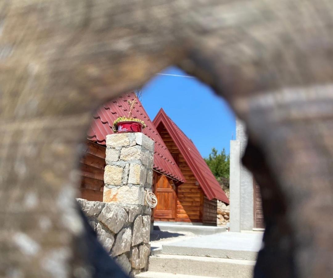 Bungalows Kisin Βίλα Τρέμπινιε Εξωτερικό φωτογραφία