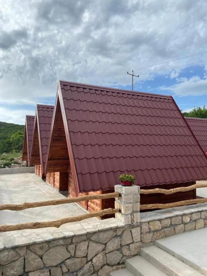 Bungalows Kisin Βίλα Τρέμπινιε Εξωτερικό φωτογραφία