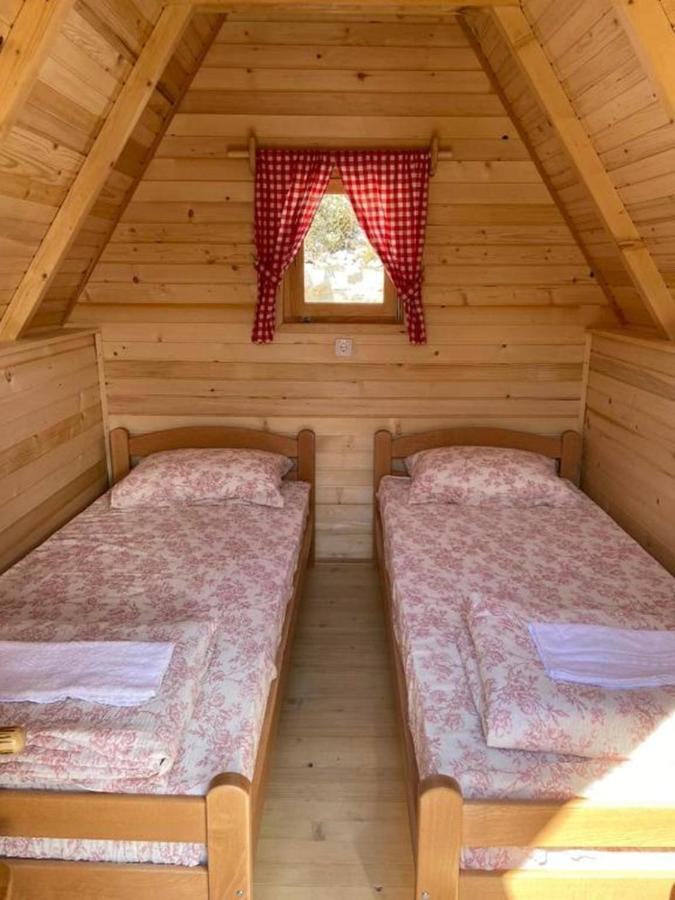 Bungalows Kisin Βίλα Τρέμπινιε Εξωτερικό φωτογραφία