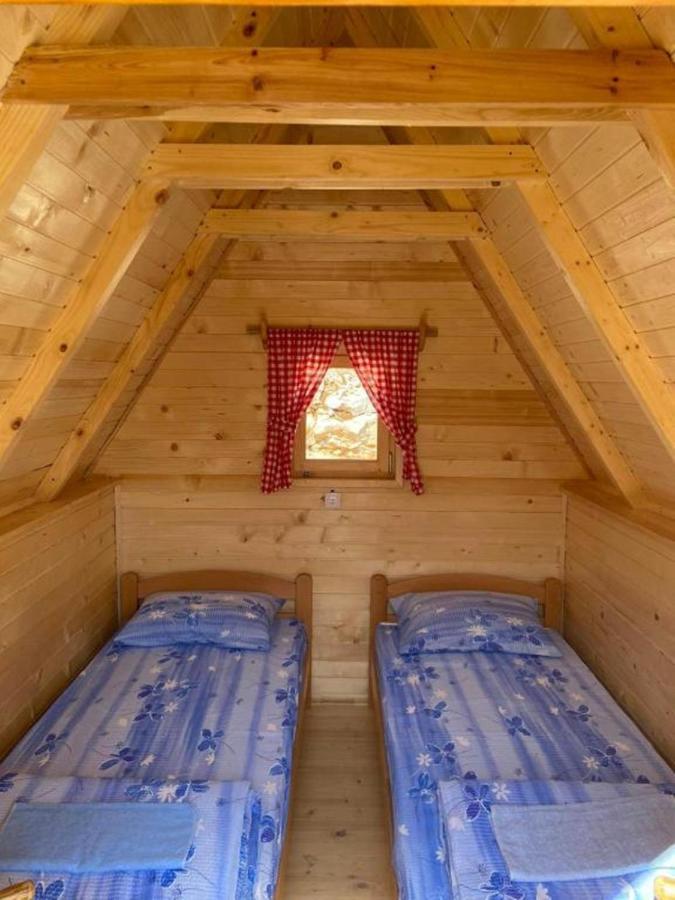 Bungalows Kisin Βίλα Τρέμπινιε Εξωτερικό φωτογραφία