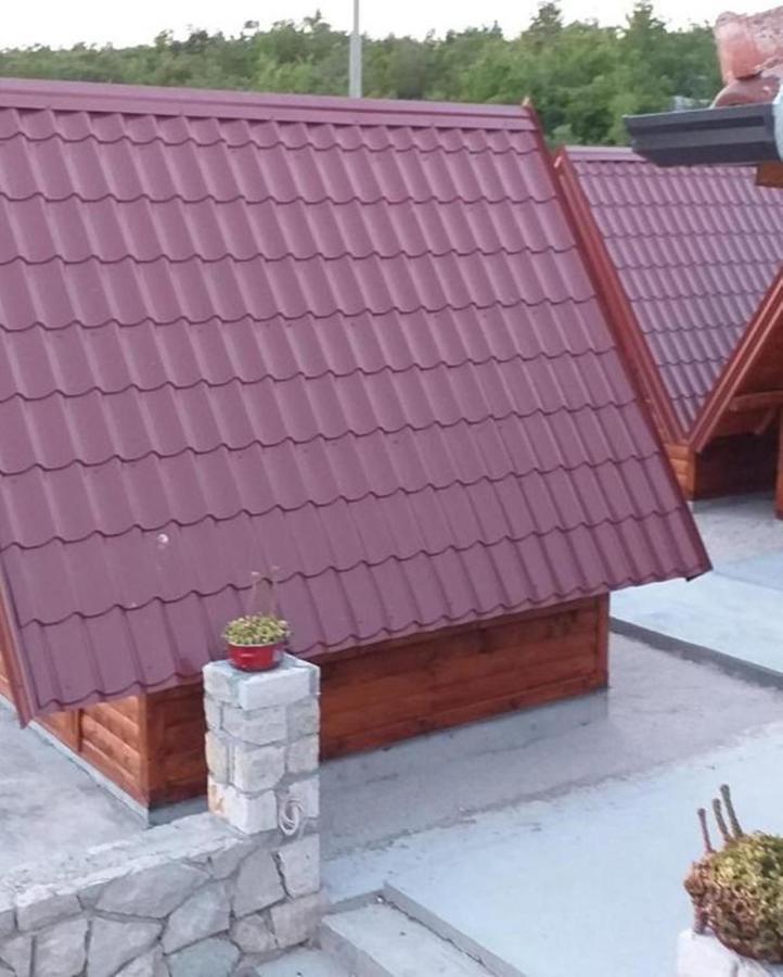 Bungalows Kisin Βίλα Τρέμπινιε Εξωτερικό φωτογραφία